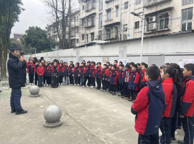 勞動(dòng)教育“活課堂”開講，都江堰校企攜手播撒農(nóng)耕文化種子